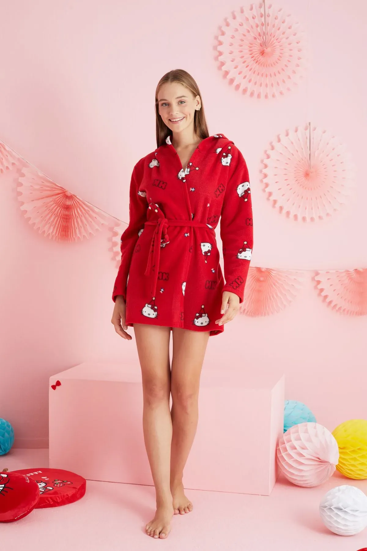 Hello Kitty Lisanslı Polar Kırmızı Kapişonlu Sabahlık